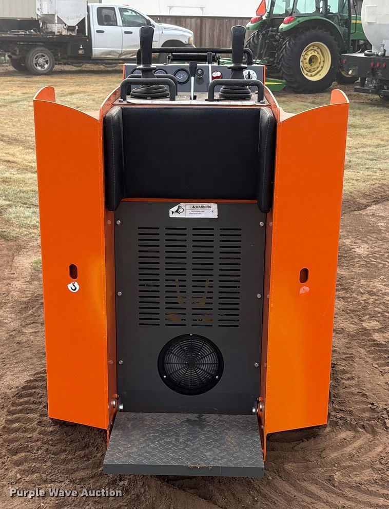 image for item EU4661 2024 Hurricane HRC600 compact utility loader