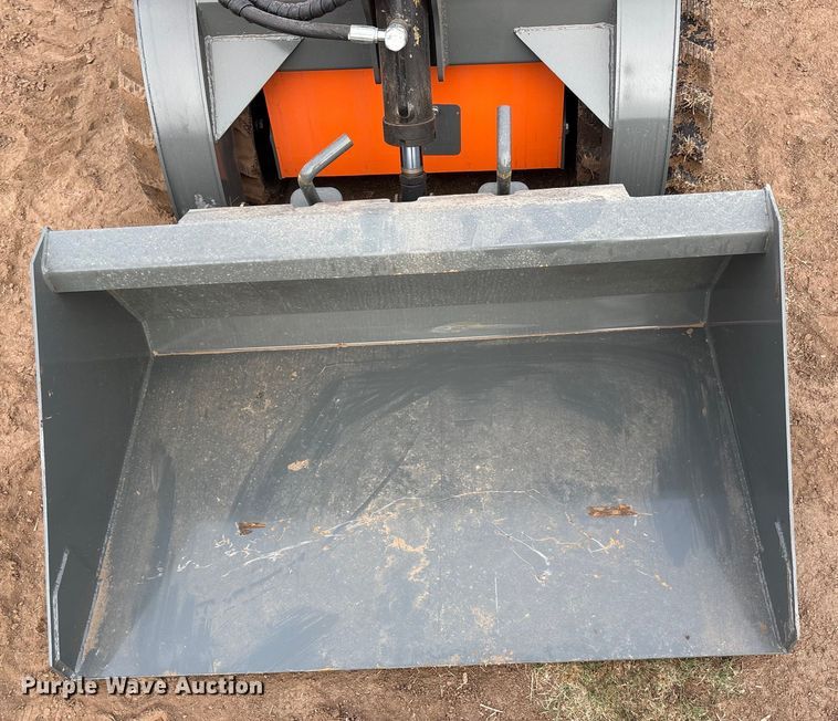 image for item EU4661 2024 Hurricane HRC600 compact utility loader