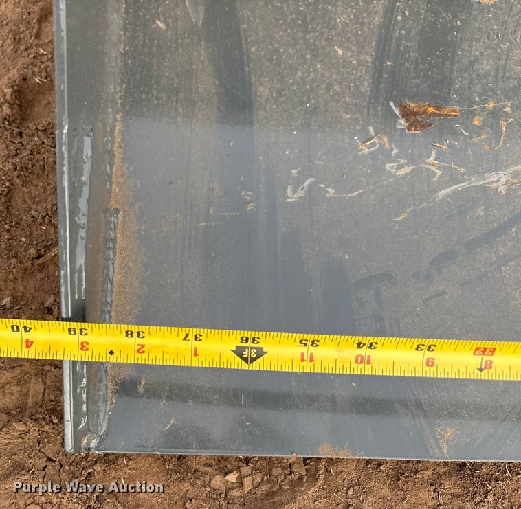 image for item EU4661 2024 Hurricane HRC600 compact utility loader