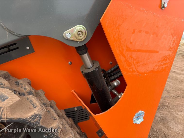 image for item EU4661 2024 Hurricane HRC600 compact utility loader