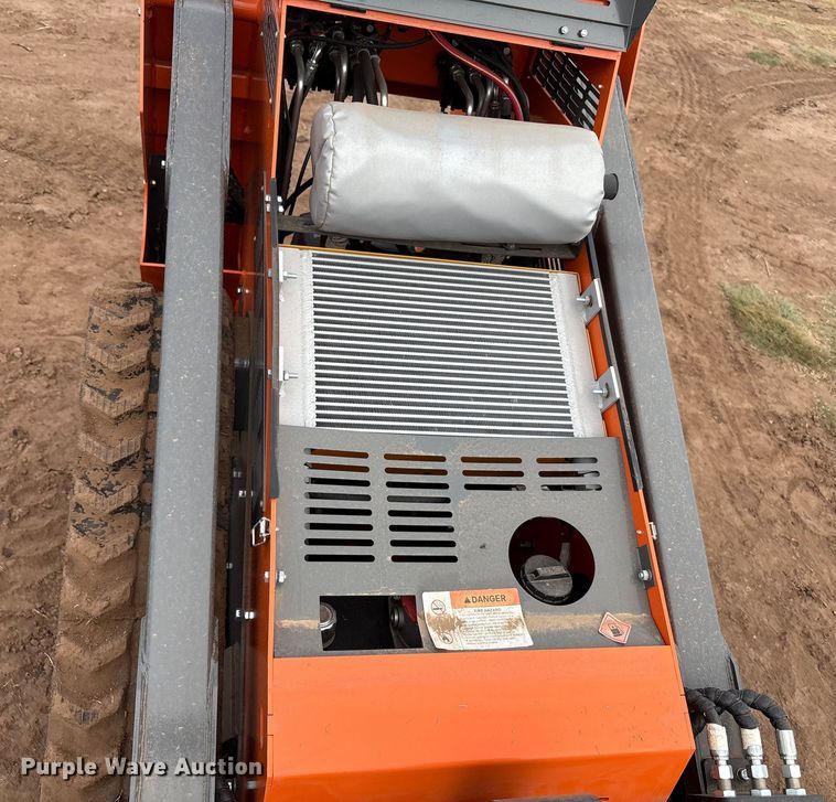 image for item EU4661 2024 Hurricane HRC600 compact utility loader