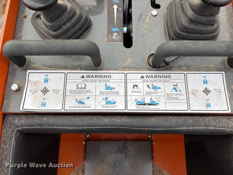 image for item EU4661 2024 Hurricane HRC600 compact utility loader