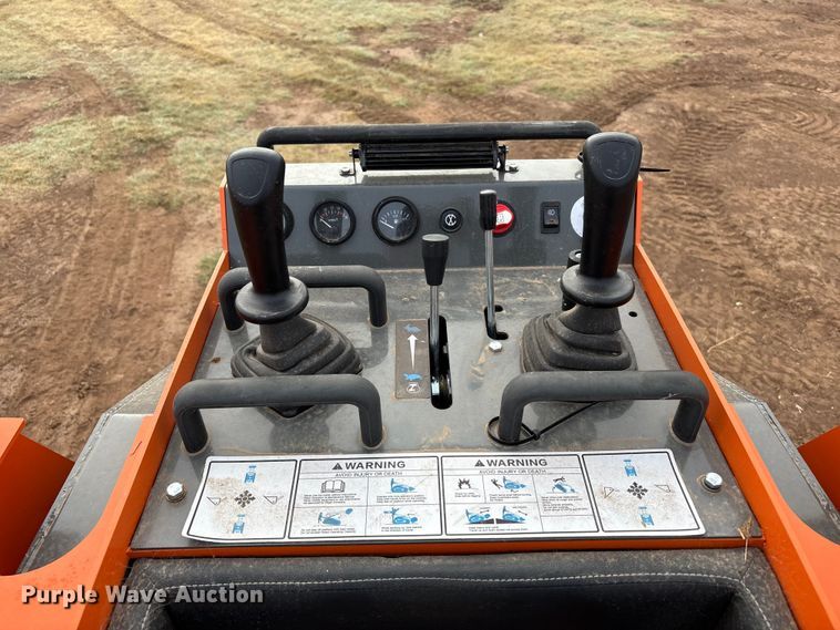 image for item EU4661 2024 Hurricane HRC600 compact utility loader