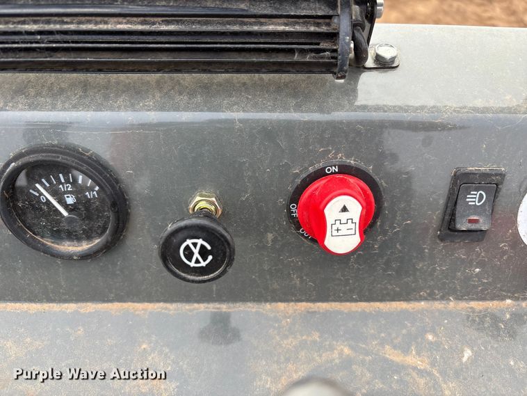 image for item EU4661 2024 Hurricane HRC600 compact utility loader