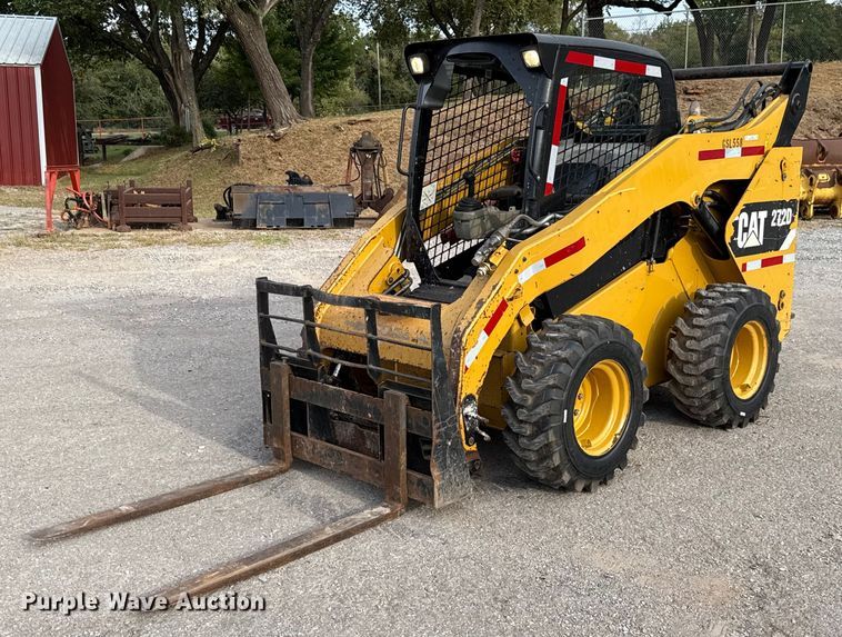MINI CARGADOR SOBRE RUEDAS 2013 CATERPILLAR 272D