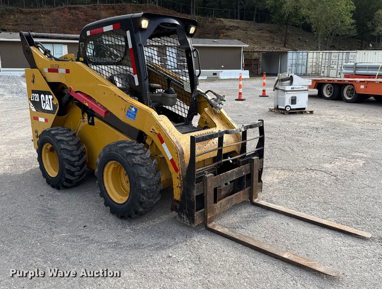 MINI CARGADOR SOBRE RUEDAS 2013 CATERPILLAR 272D