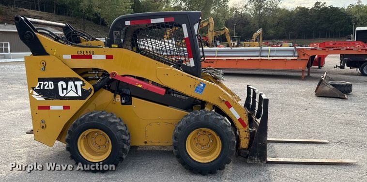 MINI CARGADOR SOBRE RUEDAS 2013 CATERPILLAR 272D