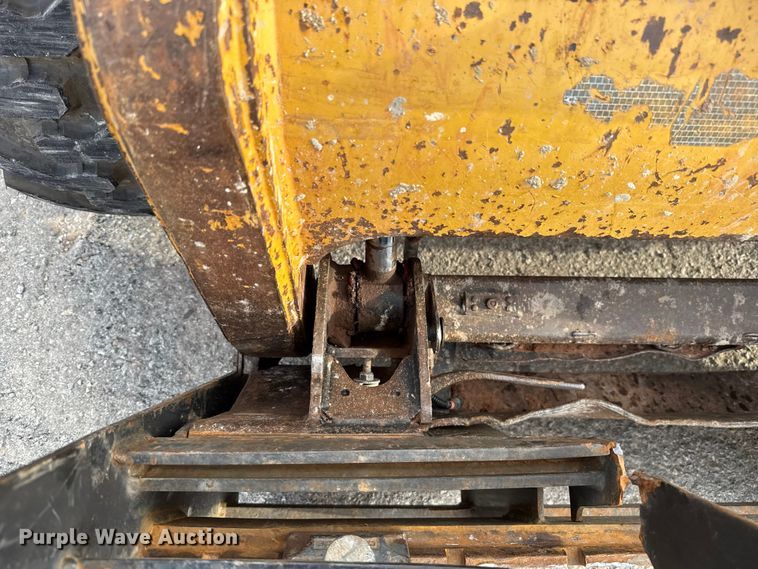 image for item EU5050 2013 Caterpillar 272D skid steer loader