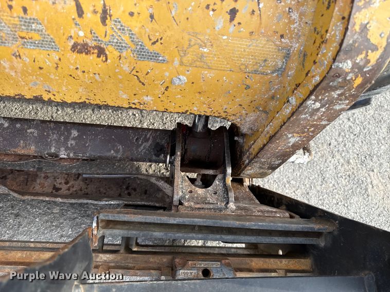 image for item EU5050 2013 Caterpillar 272D skid steer loader