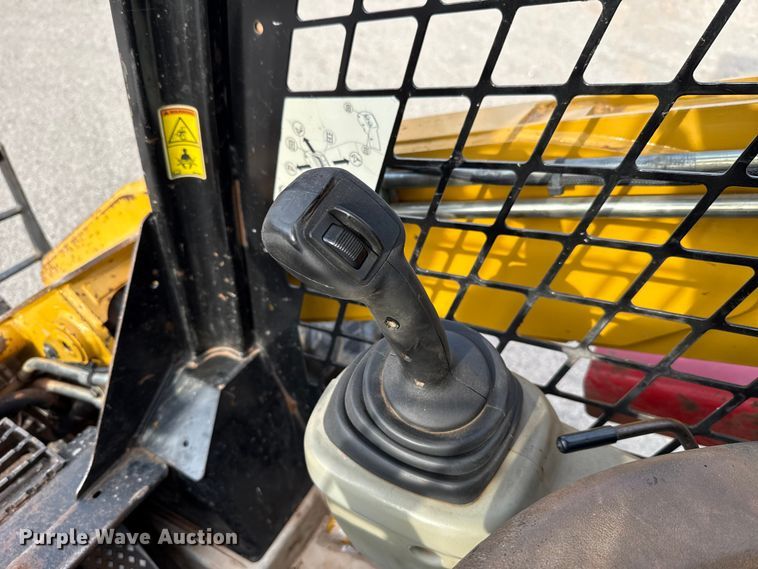 image for item EU5050 2013 Caterpillar 272D skid steer loader