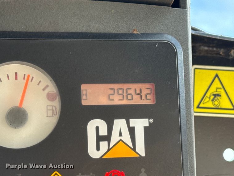 image for item EU5050 2013 Caterpillar 272D skid steer loader