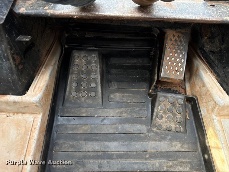 image for item EU5050 2013 Caterpillar 272D skid steer loader