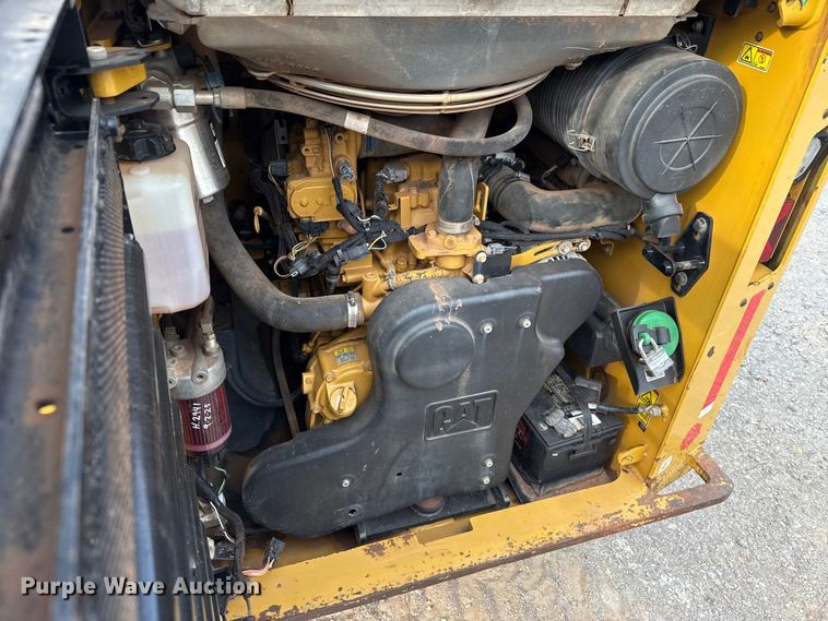 image for item EU5050 2013 Caterpillar 272D skid steer loader