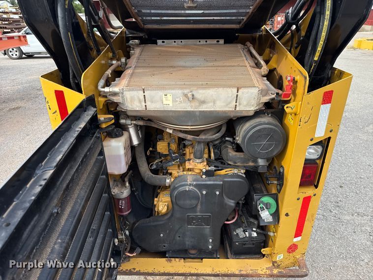 image for item EU5050 2013 Caterpillar 272D skid steer loader