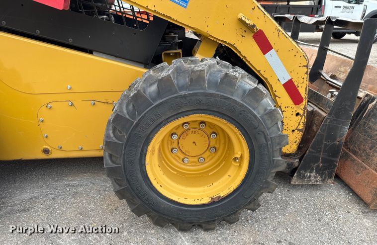 image for item EU5050 2013 Caterpillar 272D skid steer loader