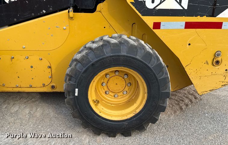 image for item EU5050 2013 Caterpillar 272D skid steer loader