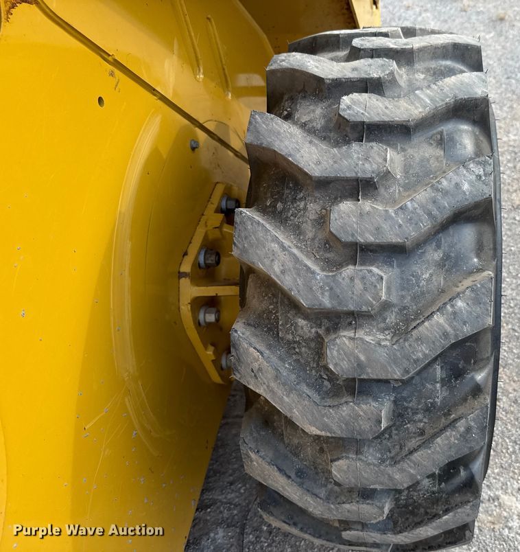 image for item EU5050 2013 Caterpillar 272D skid steer loader