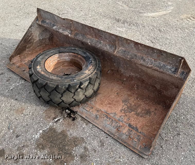 image for item EU5050 2013 Caterpillar 272D skid steer loader