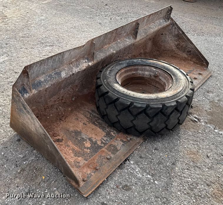 image for item EU5050 2013 Caterpillar 272D skid steer loader