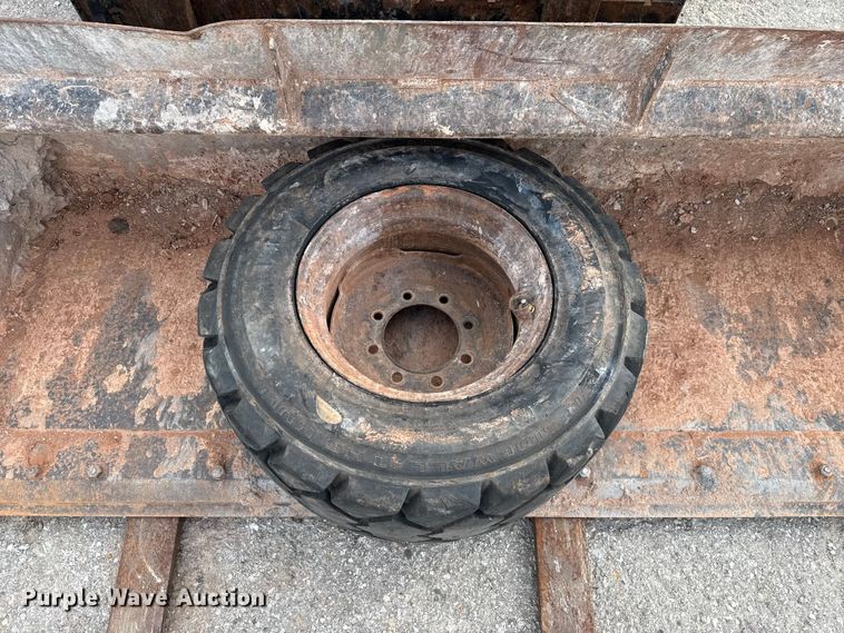 image for item EU5050 2013 Caterpillar 272D skid steer loader