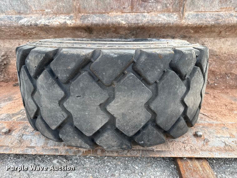 image for item EU5050 2013 Caterpillar 272D skid steer loader