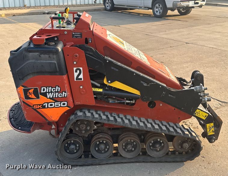 image for item EV1853 2021 Ditch Witch SK1050 compact utility loader