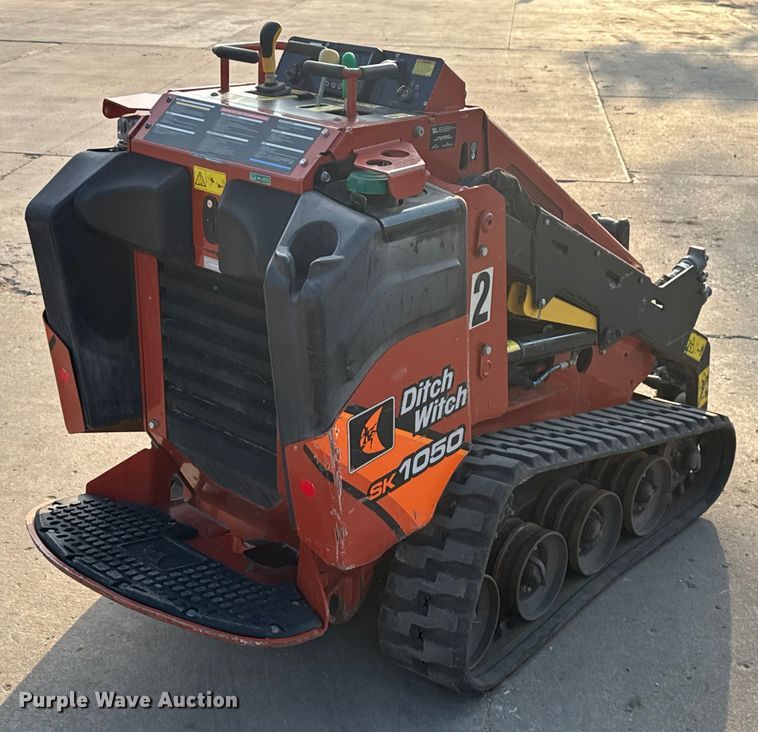 image for item EV1853 2021 Ditch Witch SK1050 compact utility loader