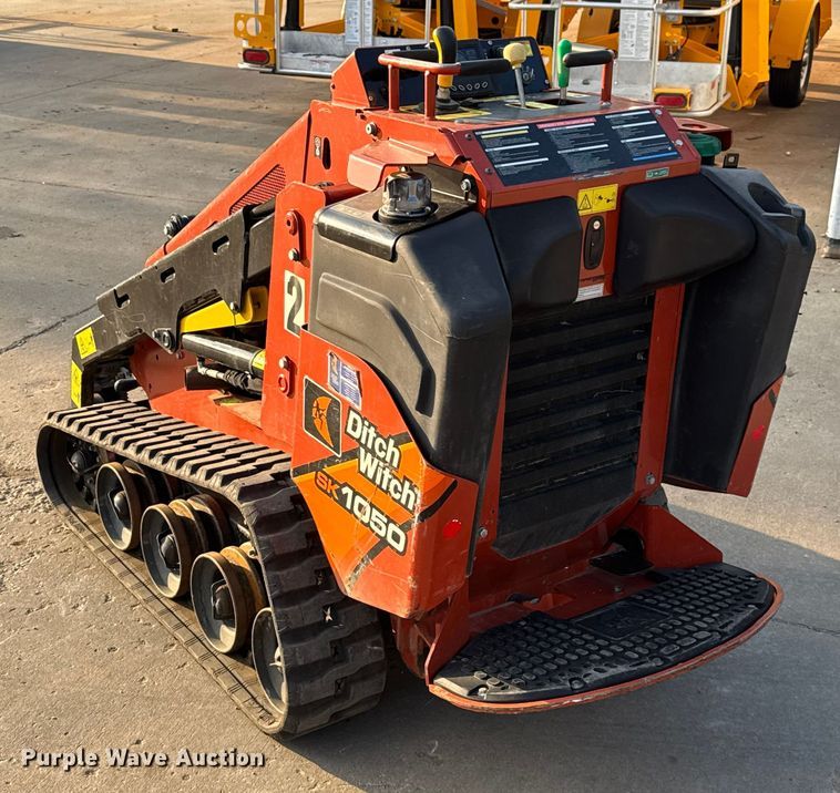 image for item EV1853 2021 Ditch Witch SK1050 compact utility loader