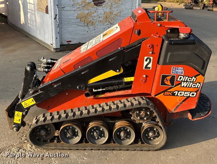 image for item EV1853 2021 Ditch Witch SK1050 compact utility loader