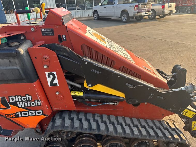 image for item EV1853 2021 Ditch Witch SK1050 compact utility loader