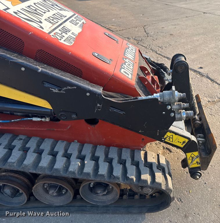 image for item EV1853 2021 Ditch Witch SK1050 compact utility loader