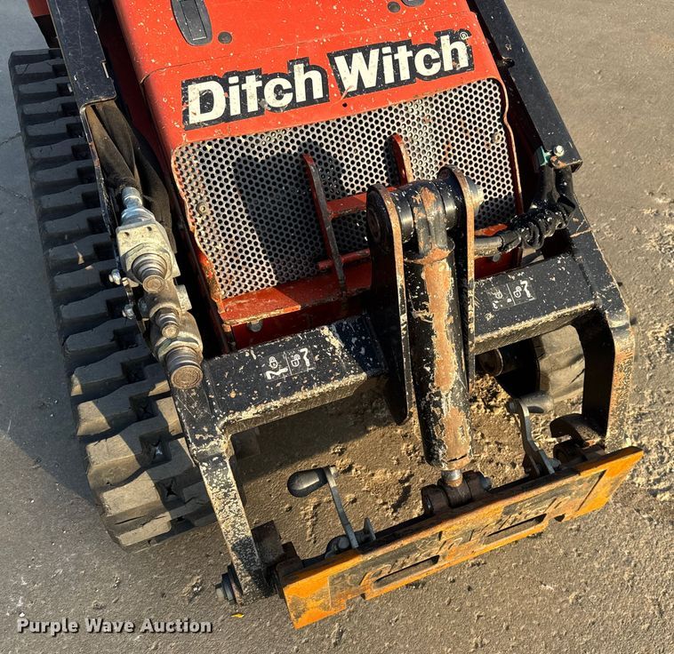 image for item EV1853 2021 Ditch Witch SK1050 compact utility loader