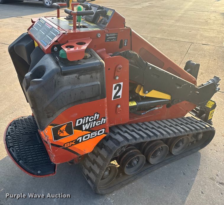 image for item EV1853 2021 Ditch Witch SK1050 compact utility loader