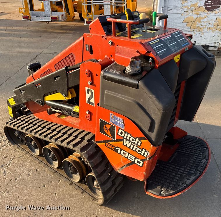 image for item EV1853 2021 Ditch Witch SK1050 compact utility loader