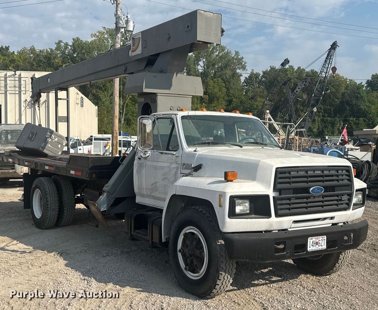 image for item EV1854 1990 Ford F700 crane truck