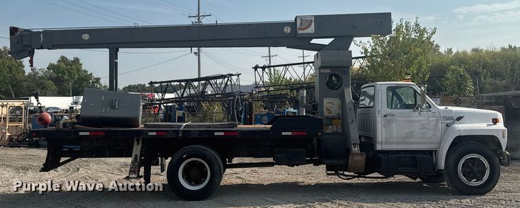 image for item EV1854 1990 Ford F700 crane truck