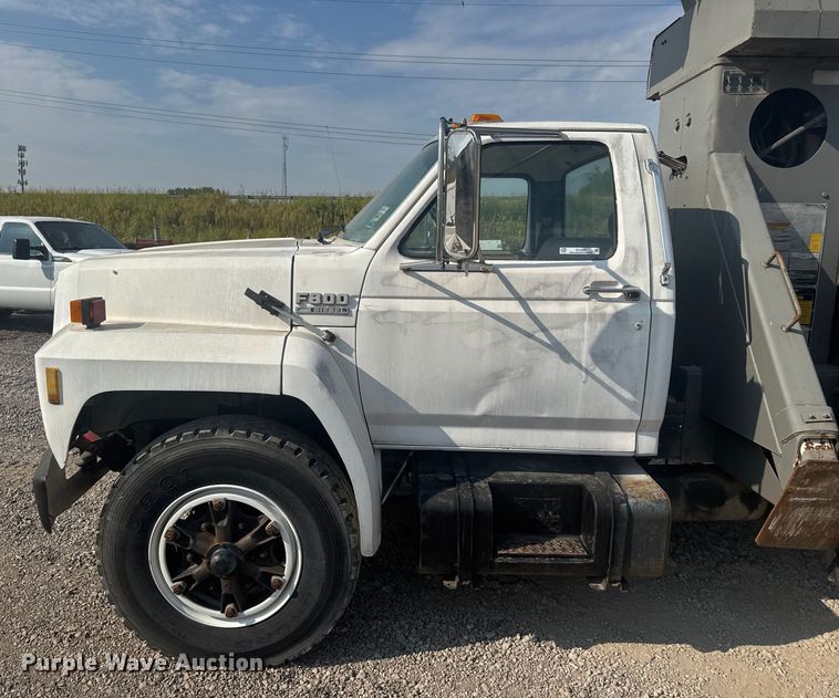 image for item EV1854 1990 Ford F700 crane truck