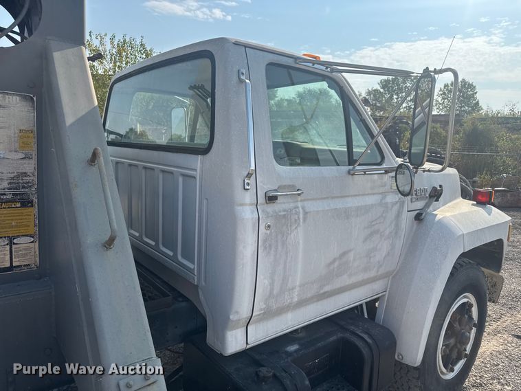 image for item EV1854 1990 Ford F700 crane truck