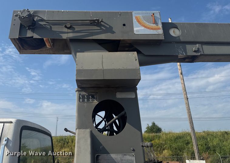 image for item EV1854 1990 Ford F700 crane truck