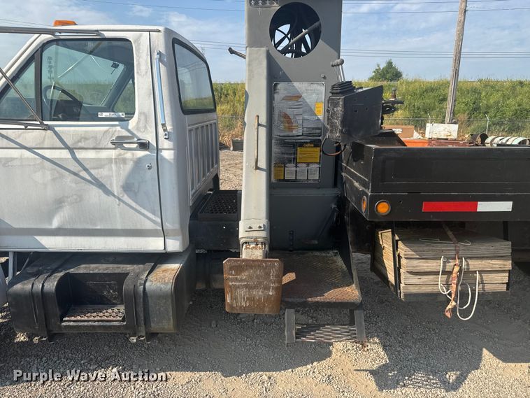 image for item EV1854 1990 Ford F700 crane truck