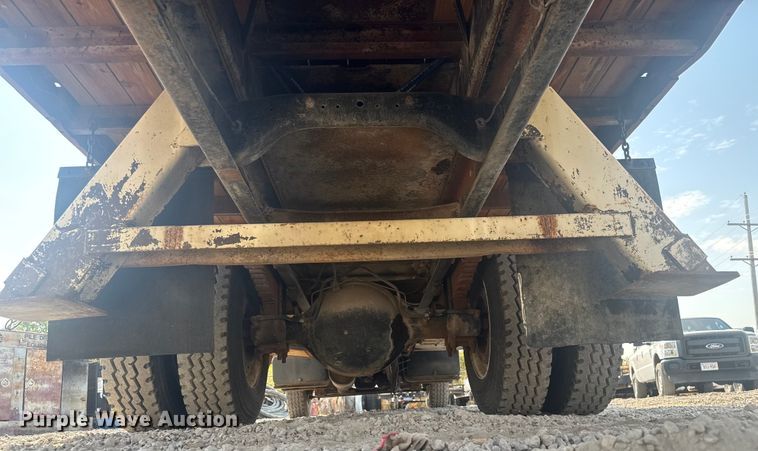 image for item EV1854 1990 Ford F700 crane truck