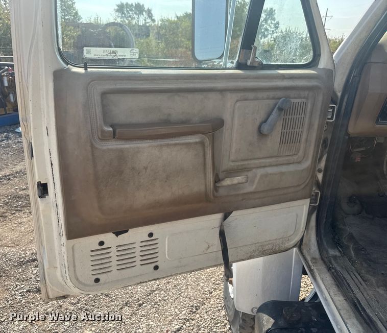 image for item EV1854 1990 Ford F700 crane truck