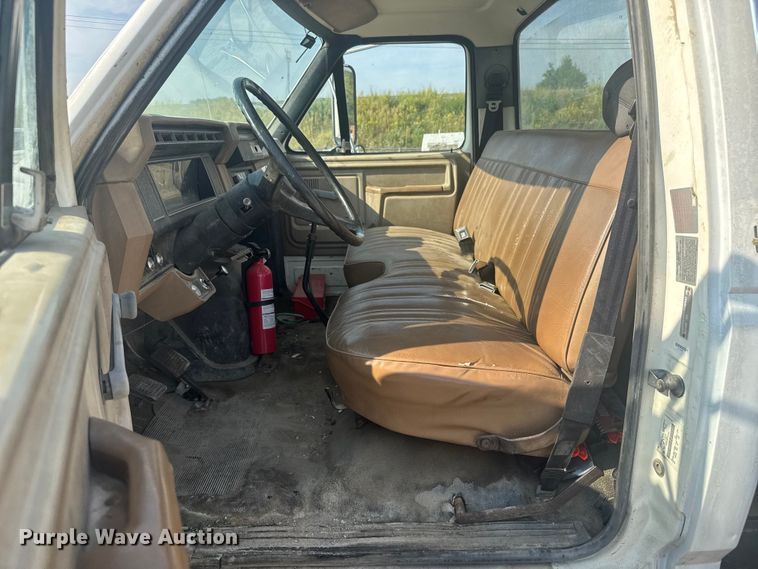 image for item EV1854 1990 Ford F700 crane truck