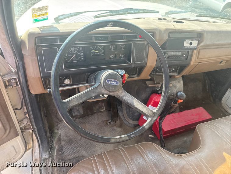 image for item EV1854 1990 Ford F700 crane truck