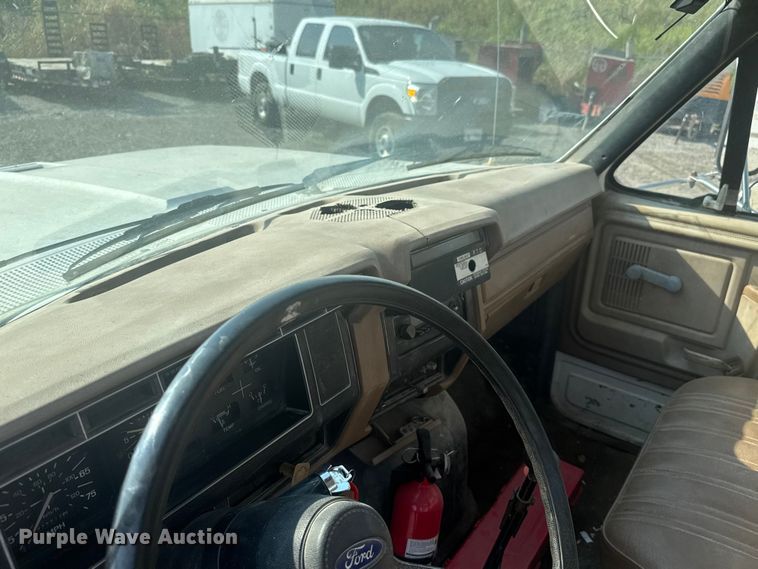 image for item EV1854 1990 Ford F700 crane truck