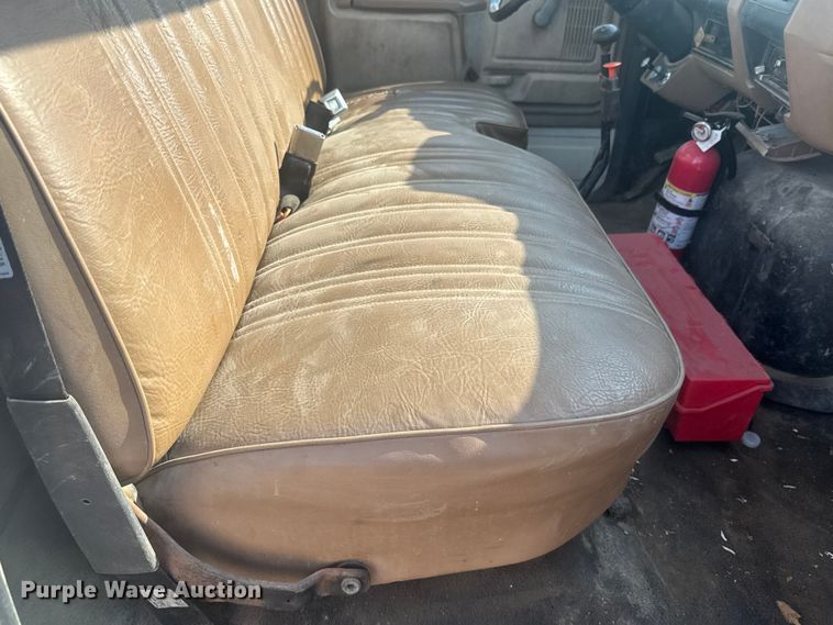 image for item EV1854 1990 Ford F700 crane truck