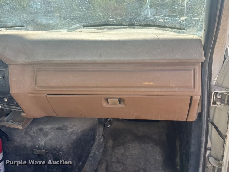 image for item EV1854 1990 Ford F700 crane truck