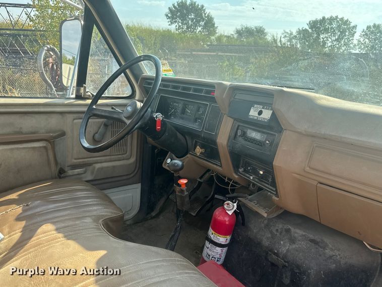 image for item EV1854 1990 Ford F700 crane truck