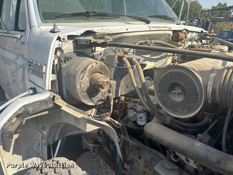 image for item EV1854 1990 Ford F700 crane truck