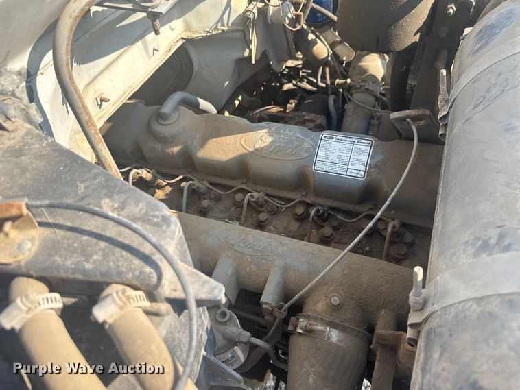 image for item EV1854 1990 Ford F700 crane truck